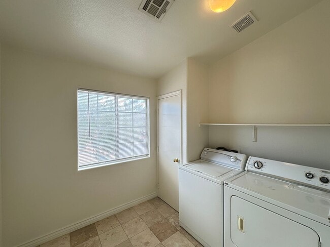 Building Photo - CORTE MADERA