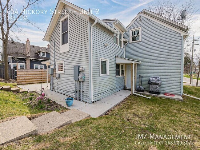 Building Photo - 654 Hickory St