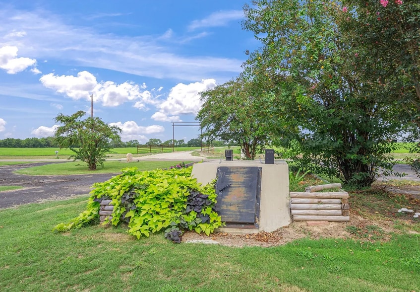 Building Photo - 3403 VZ County Road 1110