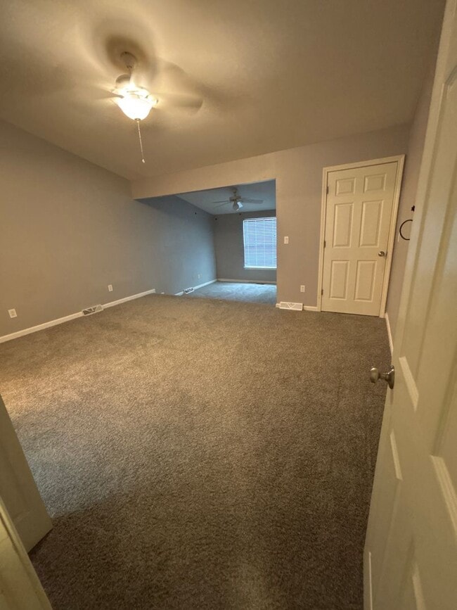 Building Photo - Your Dream Townhome Awaits