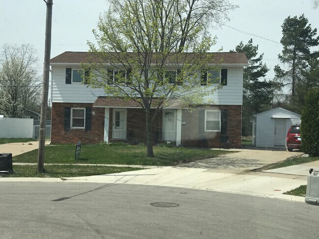Building Photo - 810 Virginia Ave