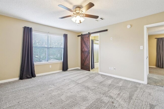 Building Photo - 1605 Lantern Light Dr