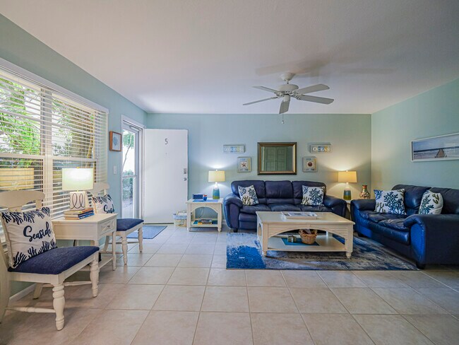 Building Photo - 5400 Jimmy Buffett Mem Hwy