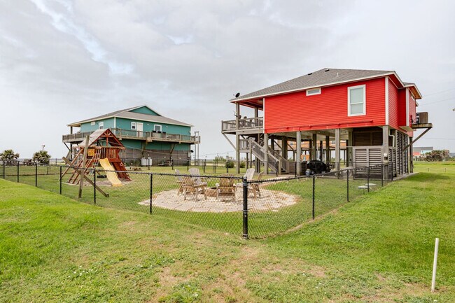 Building Photo - 994 Dolly St