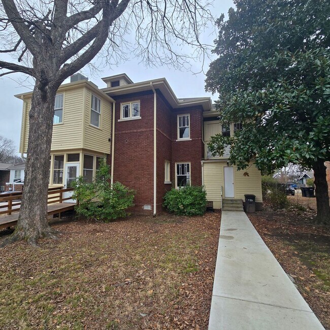 Building Photo - 551 E Boswell St