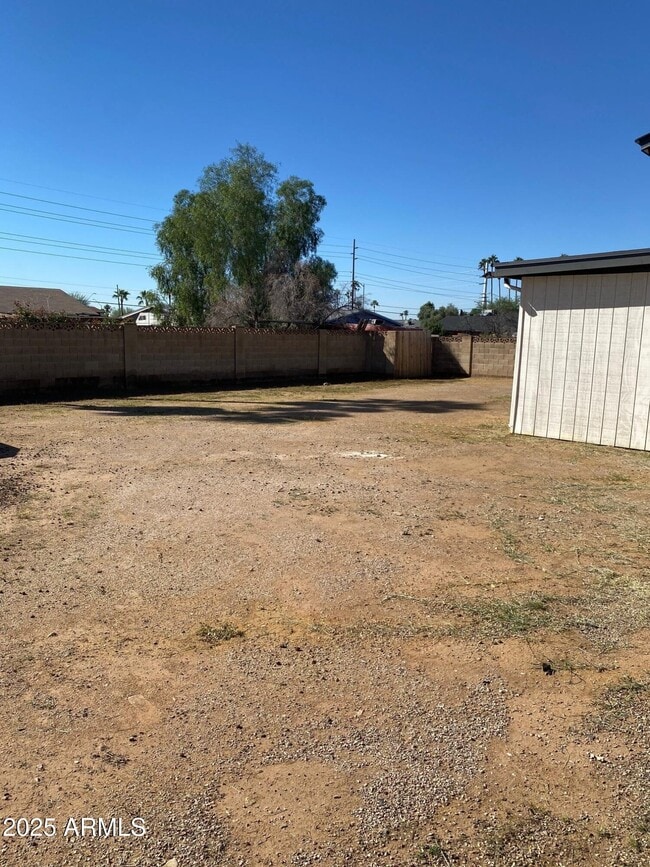 Building Photo - 1821 W Libby St
