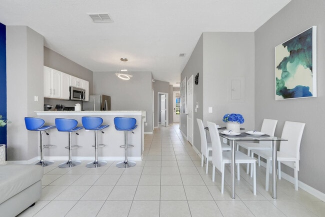 Building Photo - 2530 Maneshaw Ln