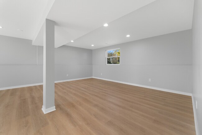 Building Photo - 2N359 Mildred Ave