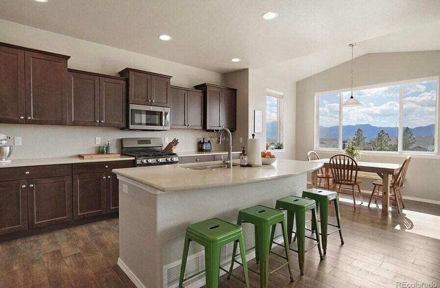 Building Photo - 11020 Echo Canyon Dr