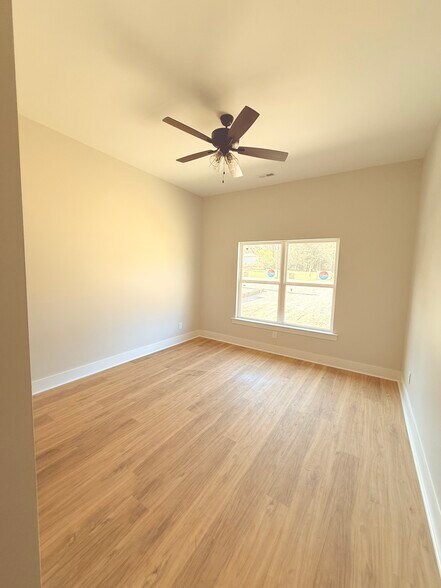 Building Photo - 1515 Jordan Rd