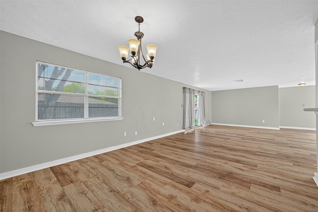 Building Photo - 10402 Gulfstream Ln