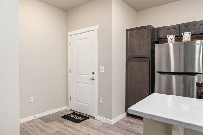 Building Photo - Wilson Creek Townhomes - Move In by 7/31 a...