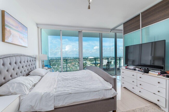 Building Photo - 92 SW 3rd St