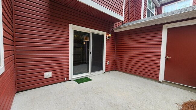 Building Photo - 2462 Leytonstone Dr