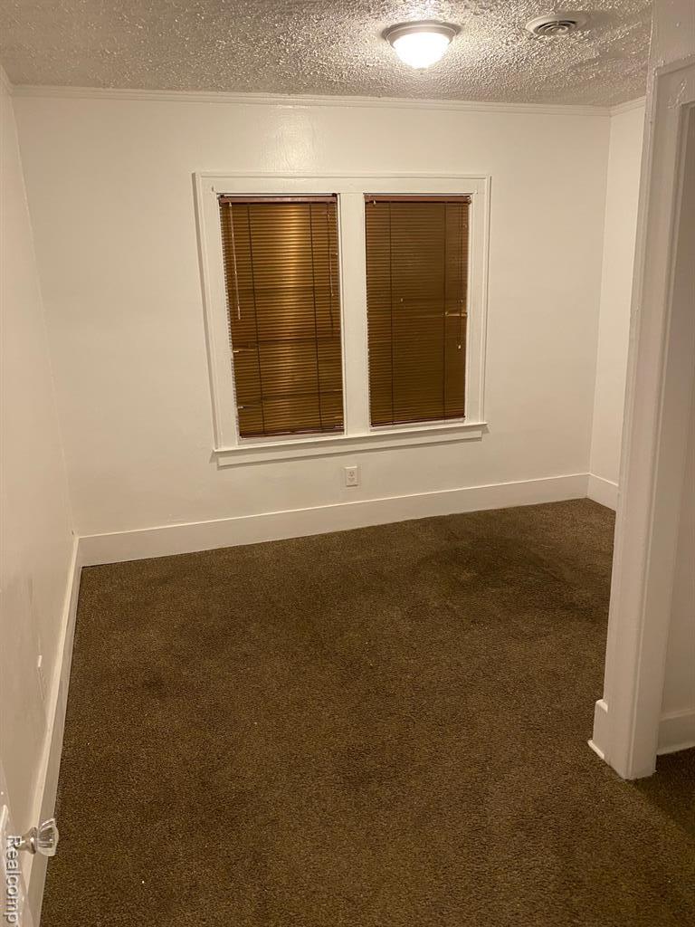 Building Photo - 12303 Cloverlawn Ave