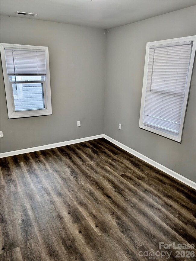 Building Photo - 457 Fewell St