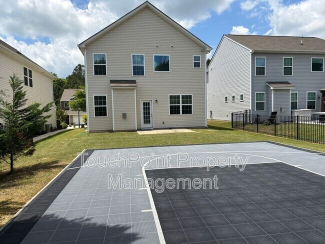 Building Photo - 78123 Rillstone Dr