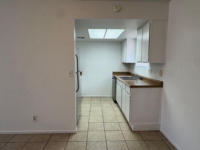Building Photo - 1539 Monte Vista Dr