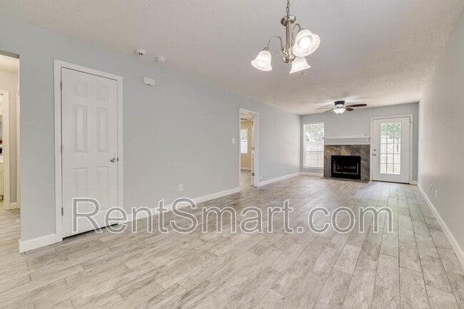 Building Photo - 4760 Brookwood Dr