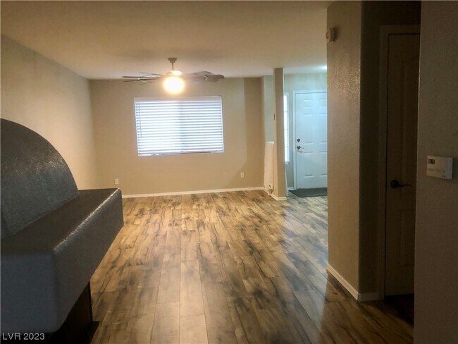 Building Photo - 2266 Camel Mesa Dr