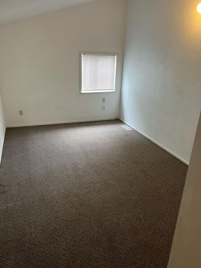 Building Photo - 125 Wild Cherry Dr