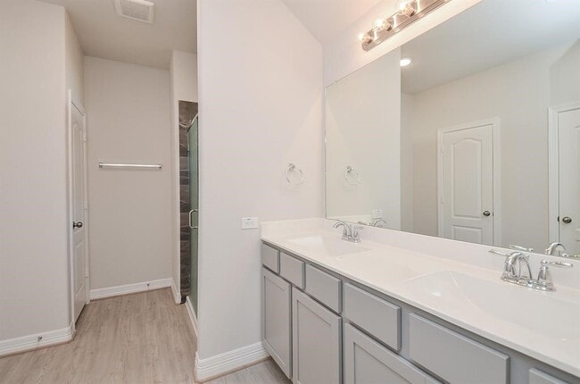 Building Photo - 7402 Sunlit Hbr Dr