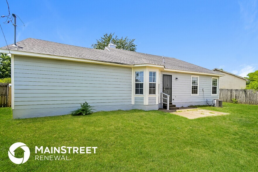 Building Photo - 6464 Elmwood Cove