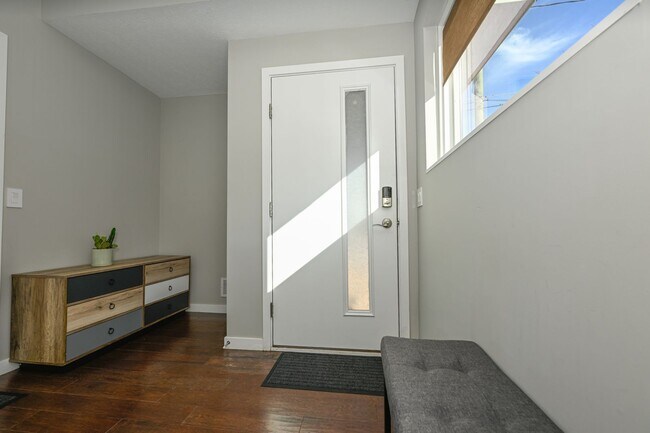 Building Photo - 18875 Riversouth Terrace