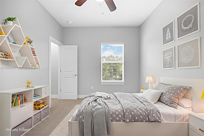 Building Photo - 964 Banyan Dr