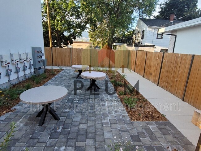 Building Photo - 2023 S Higgins Ave