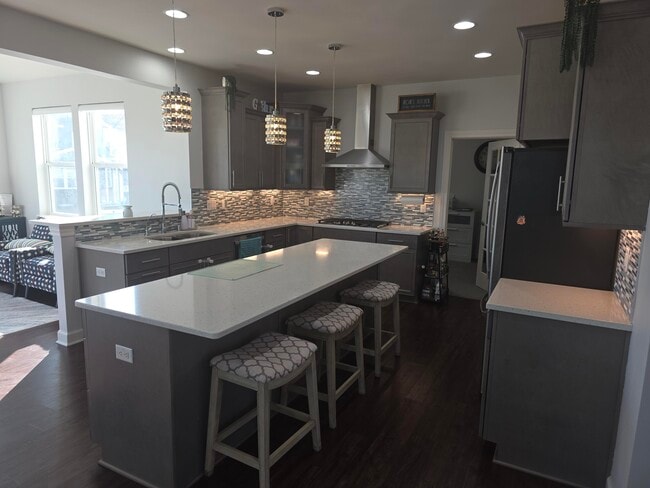 Building Photo - W240N5649 Holly Ct