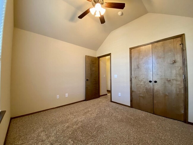 Building Photo - Water Front Property!!  3 Bed, 2 bath with Storm Shelter