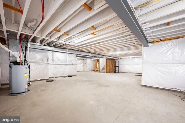 Building Photo - 2639 Hawthorn Dr