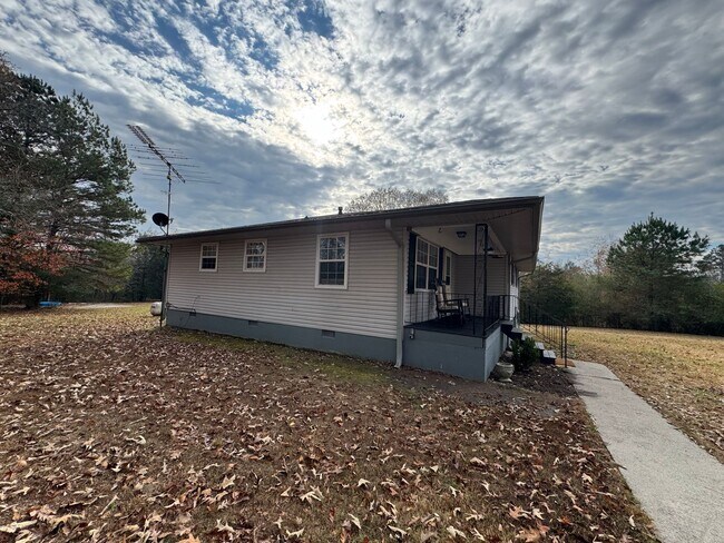 Building Photo - Private 3/2 Country House- $1,595