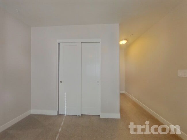 Building Photo - 2371 Coronado Ct