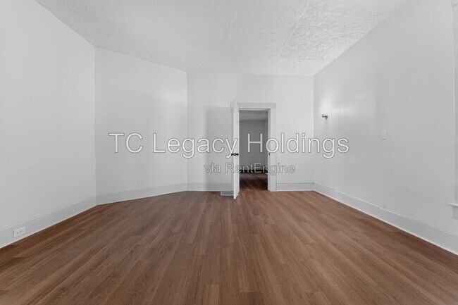 Building Photo - 502 Cottage Ave
