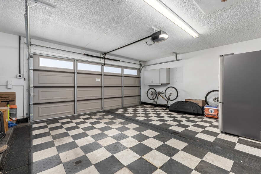 Building Photo - 8735 E Moreland St