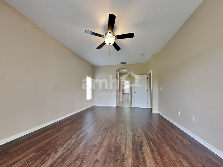 Building Photo - 1304 Emerald Hill Way