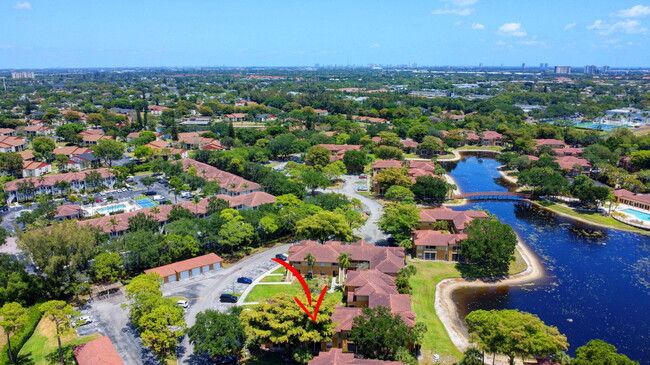 Building Photo - 4847 Via Palm Lakes