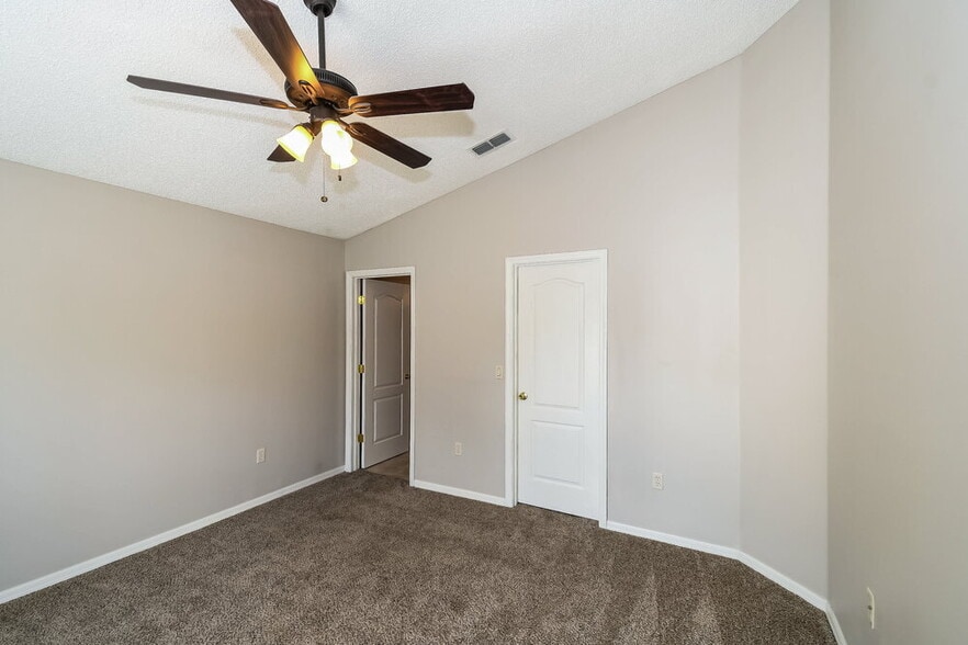 Building Photo - 1527 Irishwood Ct