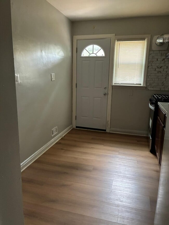 Building Photo - Cherrydell