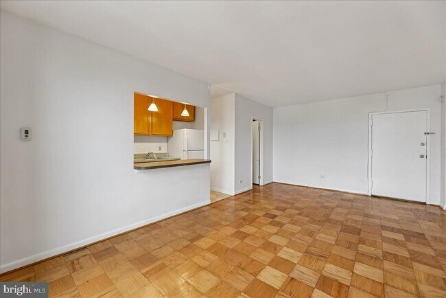 Building Photo - 1260 21st St NW