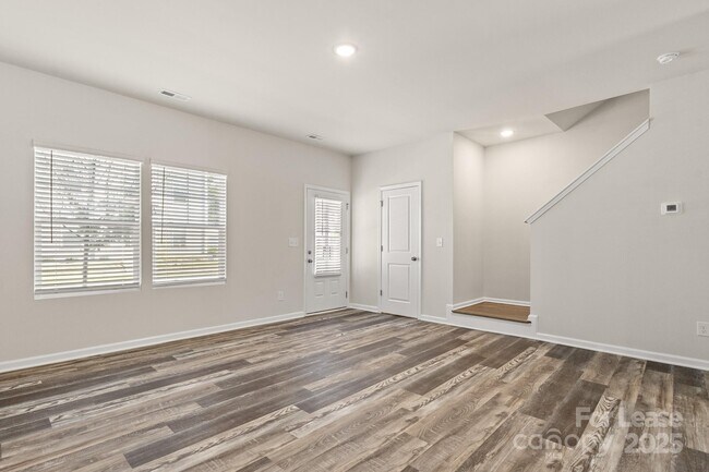 Building Photo - 117 Dogwood Vlg Trl