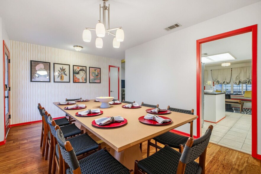 Building Photo - 310 Twisted Wood Dr