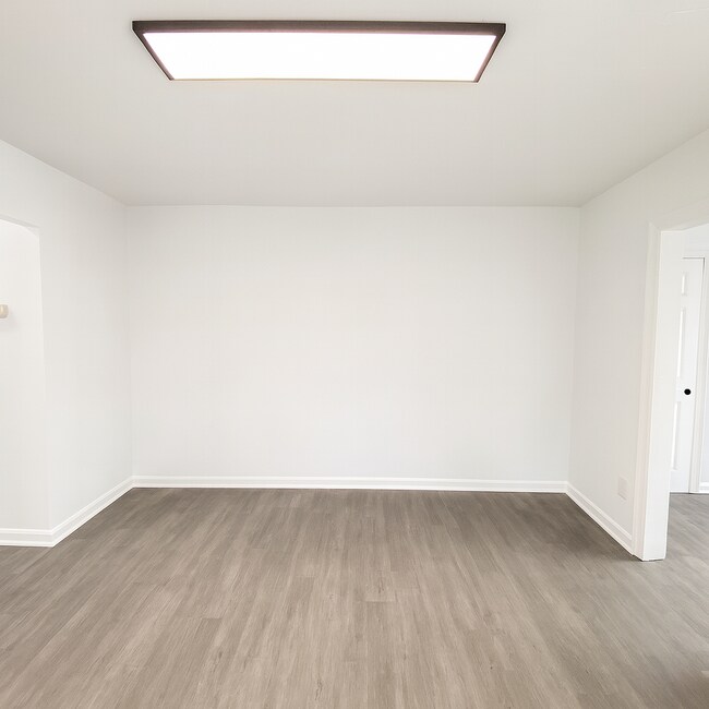 Building Photo - 306 Clifton Ave