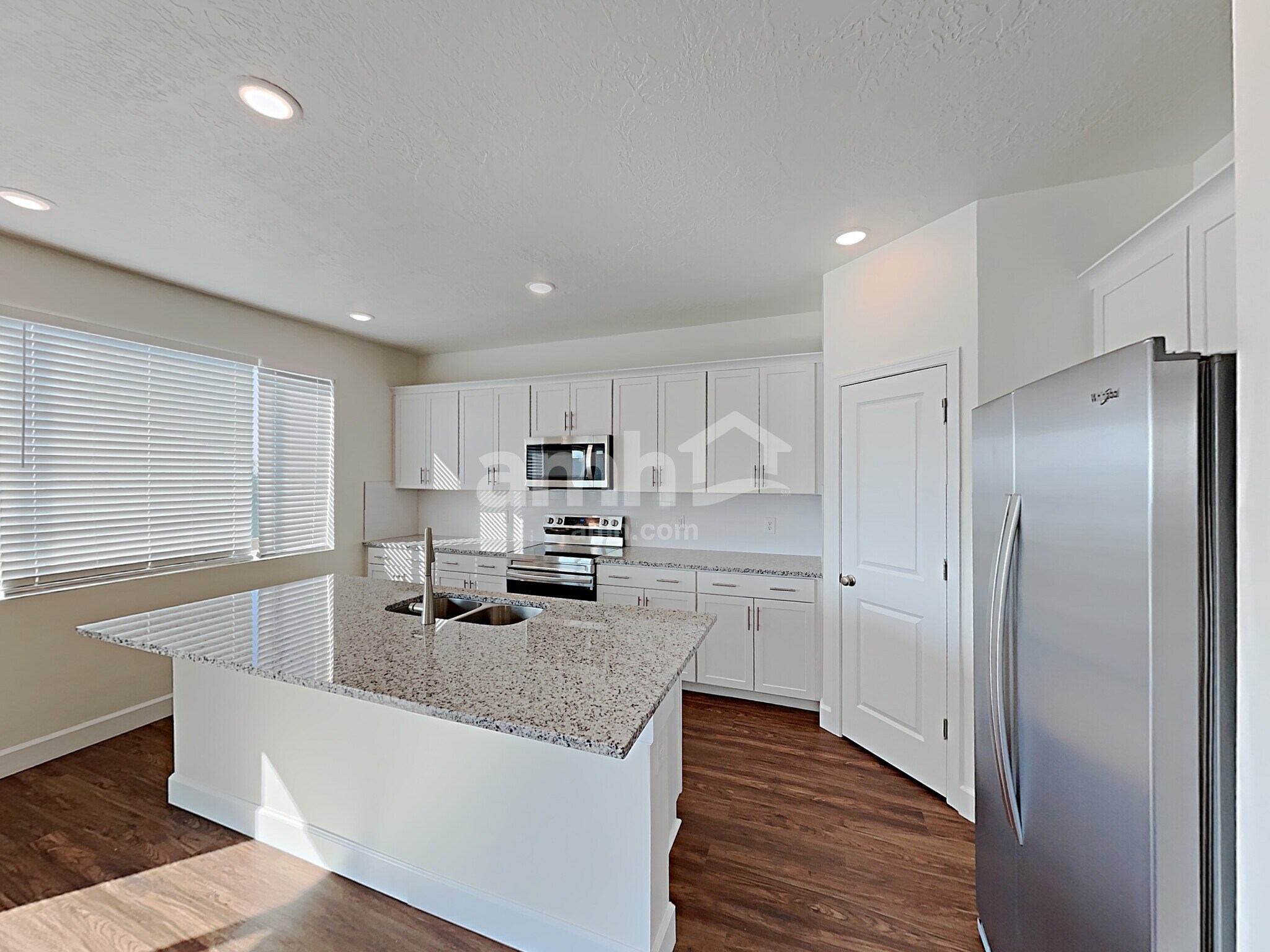 Building Photo - 1273 N Rickshaw Ln