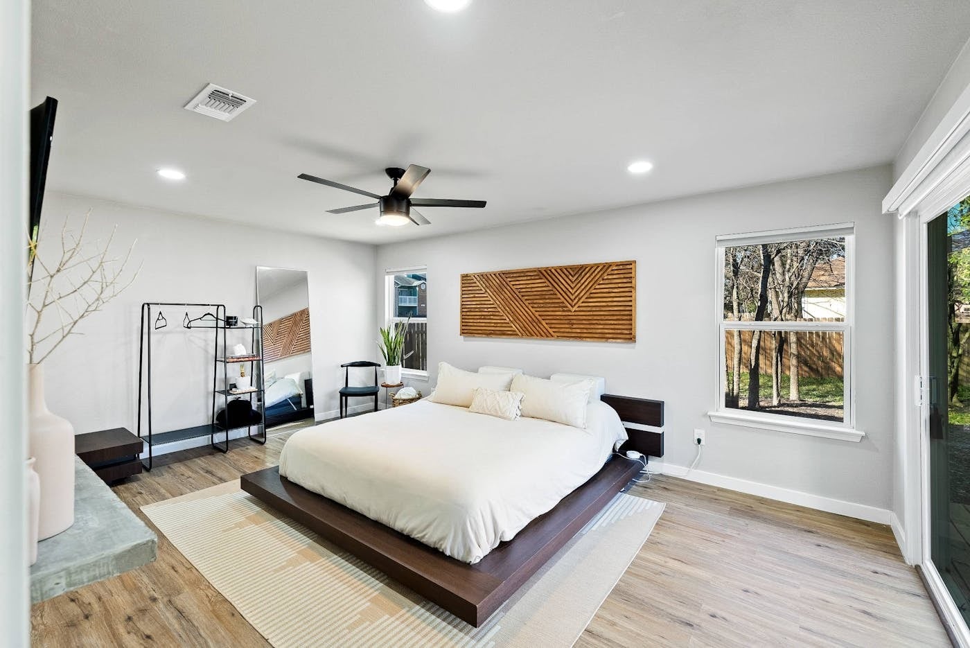 Building Photo - 9910 Woodshire Dr