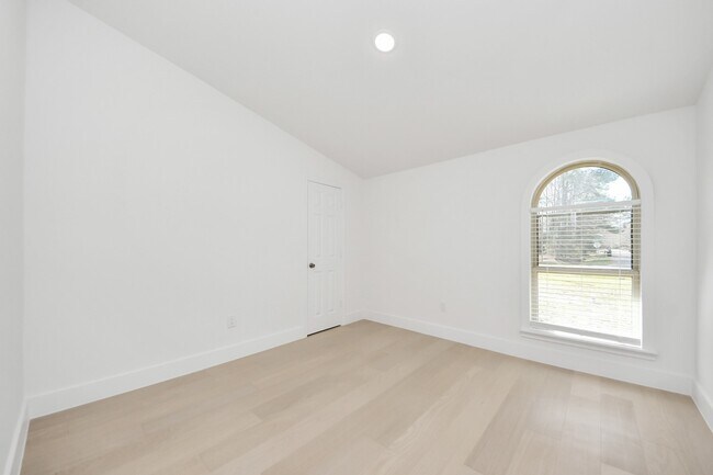 Building Photo - 10804 Longleaf Dr