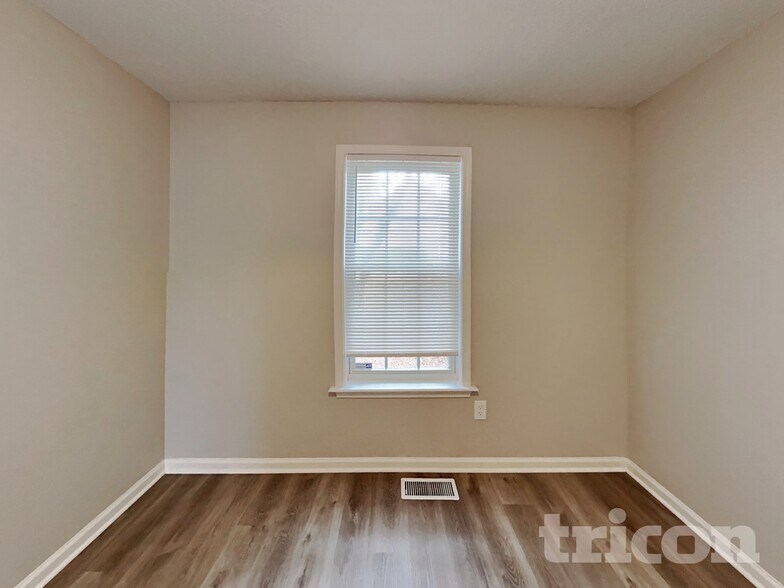 Building Photo - 1113 Dunwoody Dr