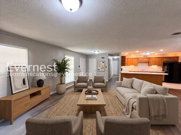 Building Photo - 6375 Greenbriar Dr
